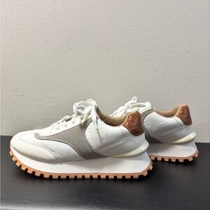 Blondo Waterproof Lois Sneaker White Size 8